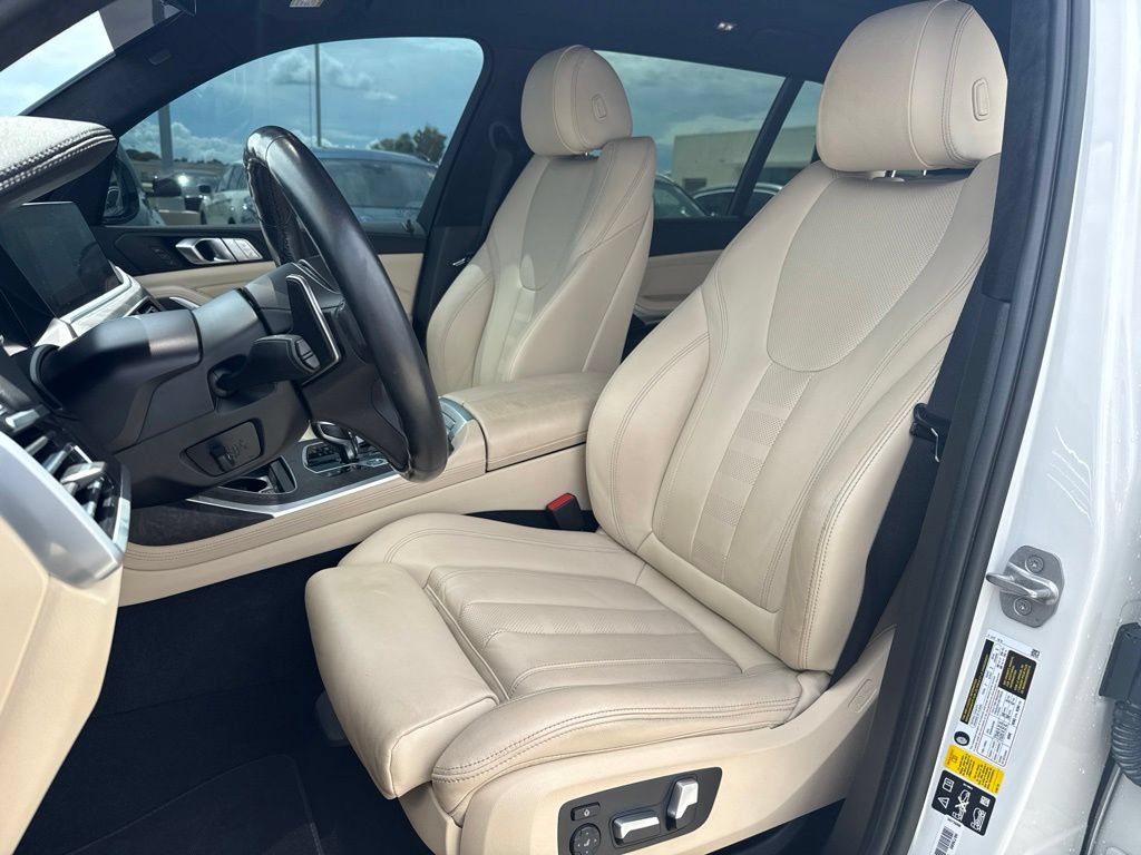 Certified 2022 BMW X7 xDrive40i w/ M Sport Package AWD/4WD image 13