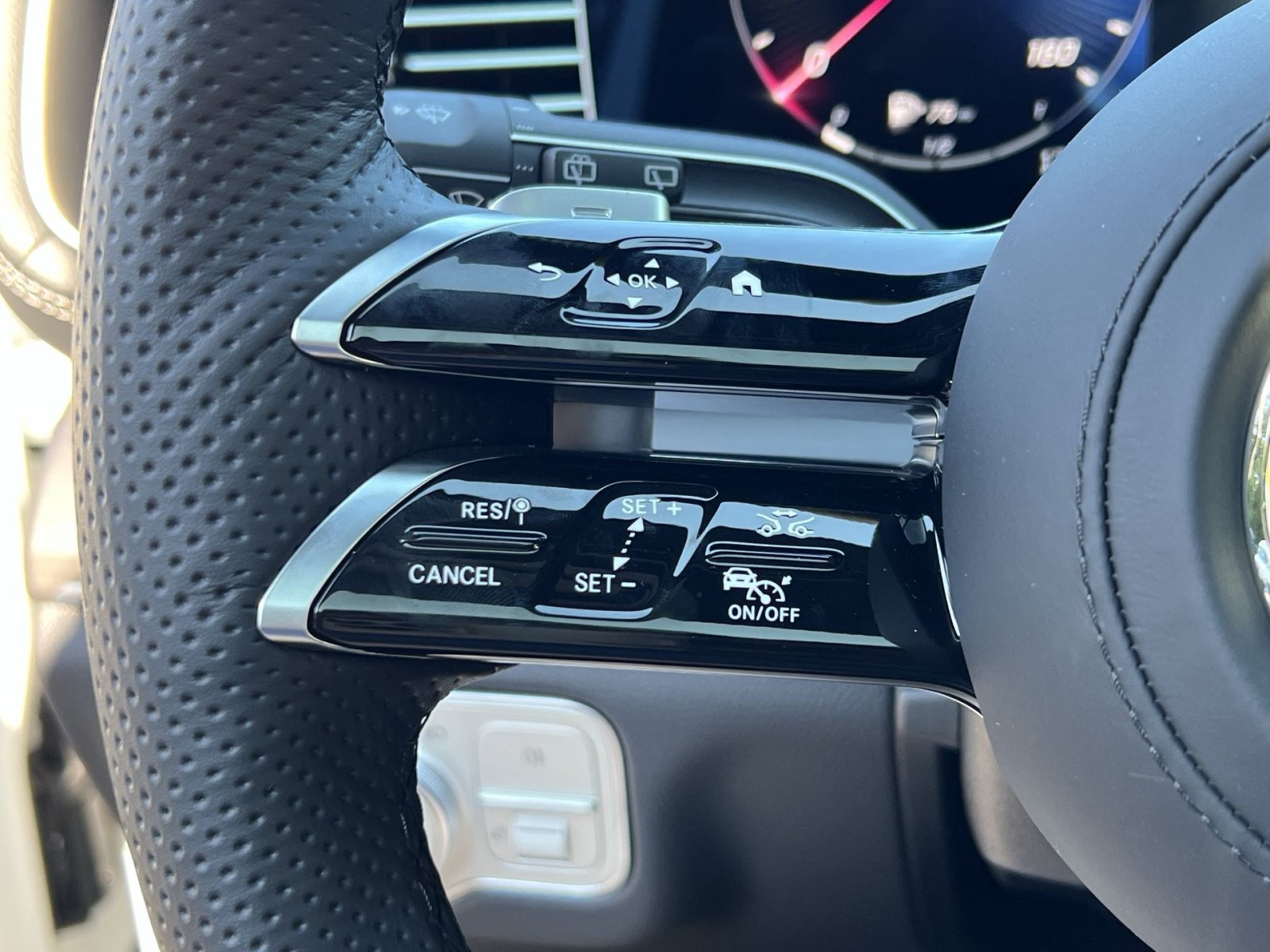 New 2026 Mercedes-Benz GLS 450 4MATIC image 38