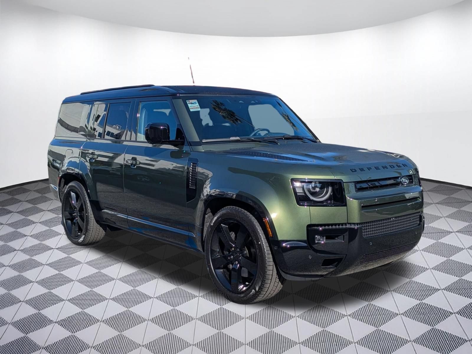 New 2026 Land Rover Defender 130 X-Dynamic SE AWD/4WD image 7