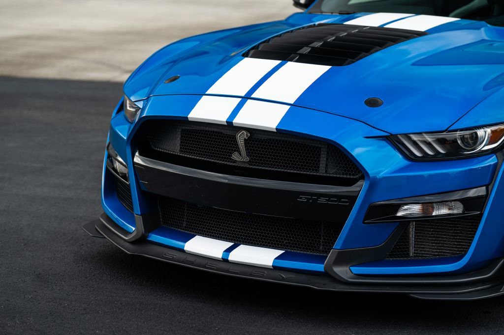 Used 2021 Ford Mustang Shelby GT500 w/ Carbon Fiber Track Pack image 4