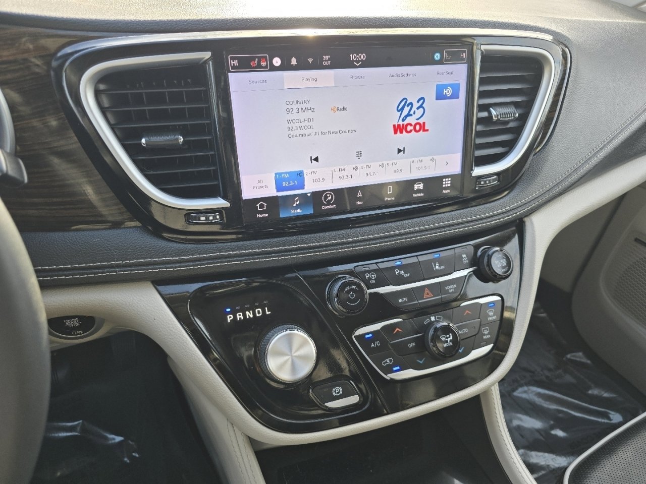 Used 2022 Chrysler Pacifica Limited w/ Uconnect Theater Family Group image 31