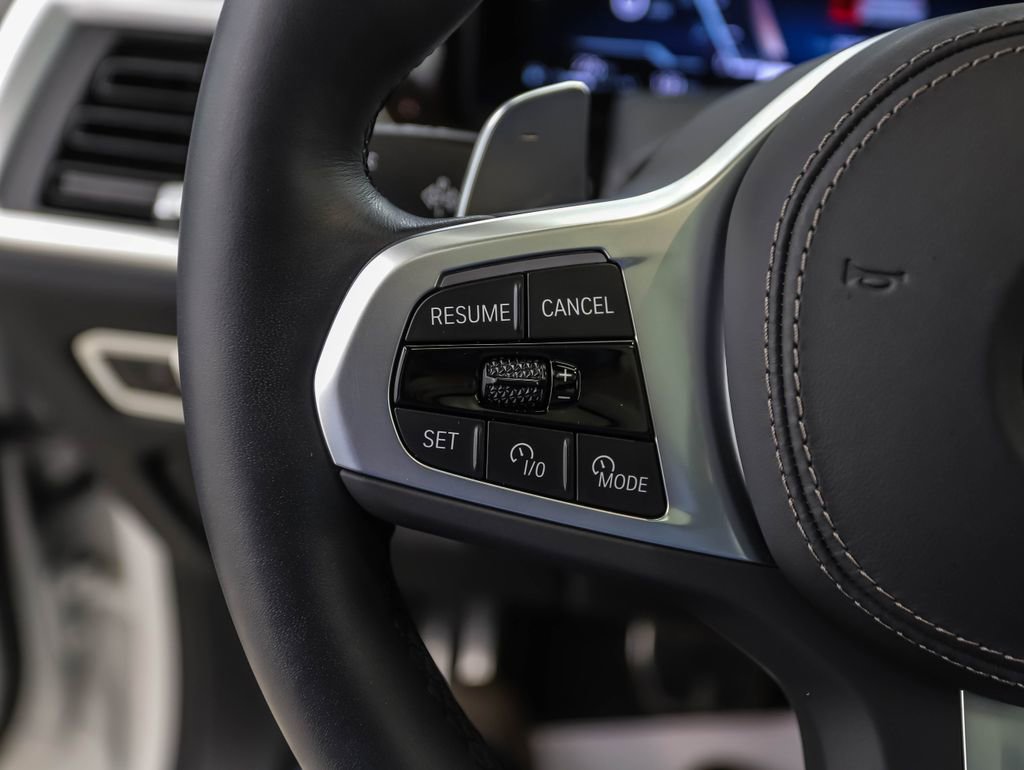 Used 2023 BMW X7 xDrive40i w/ M Sport Package image 12