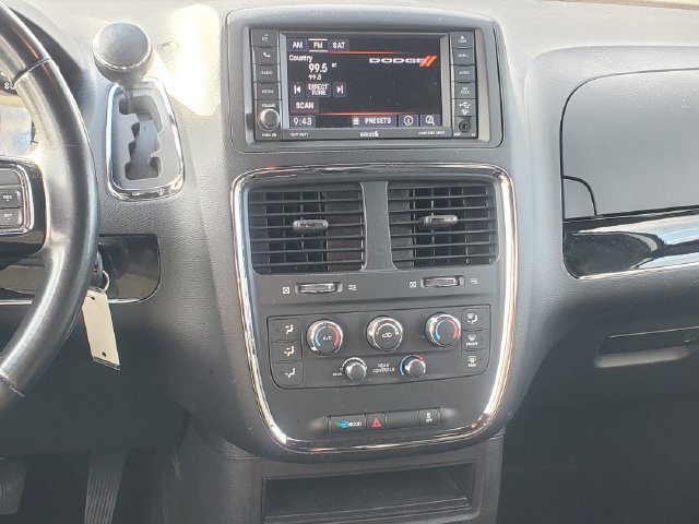 Used 2020 Dodge Grand Caravan SE FWD image 23