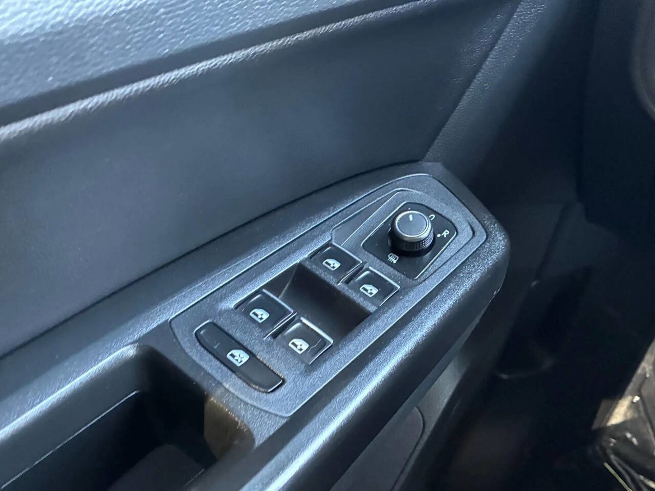 Used 2018 Volkswagen Atlas SE image 24