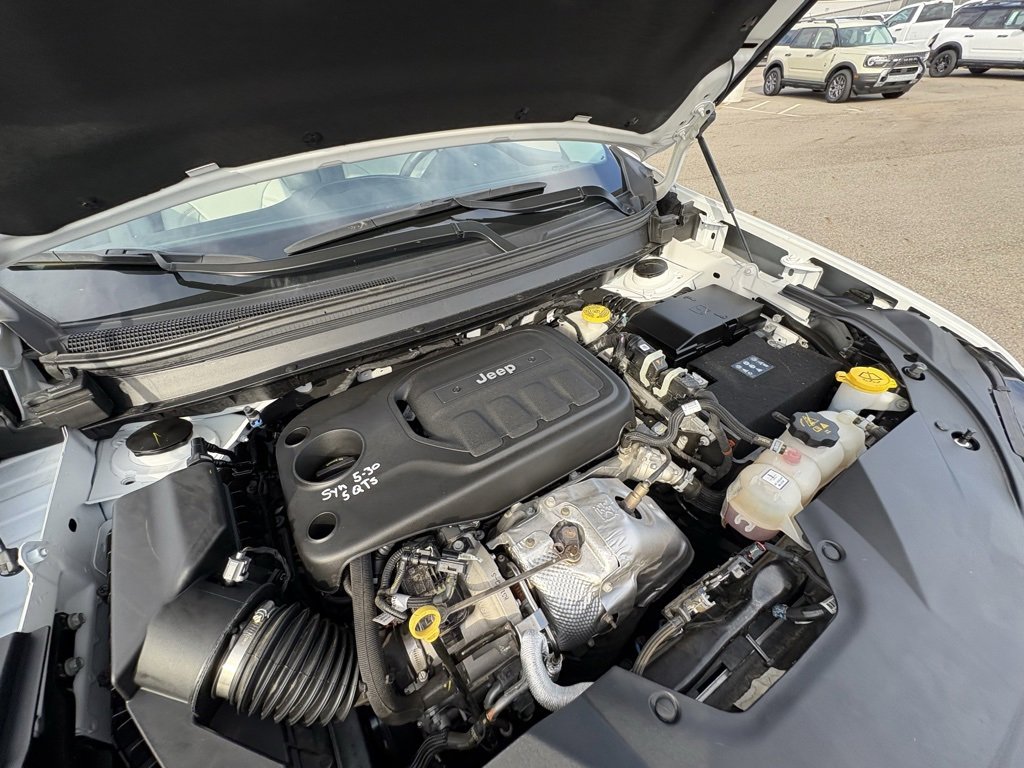 Used 2019 Jeep Cherokee Limited image 18