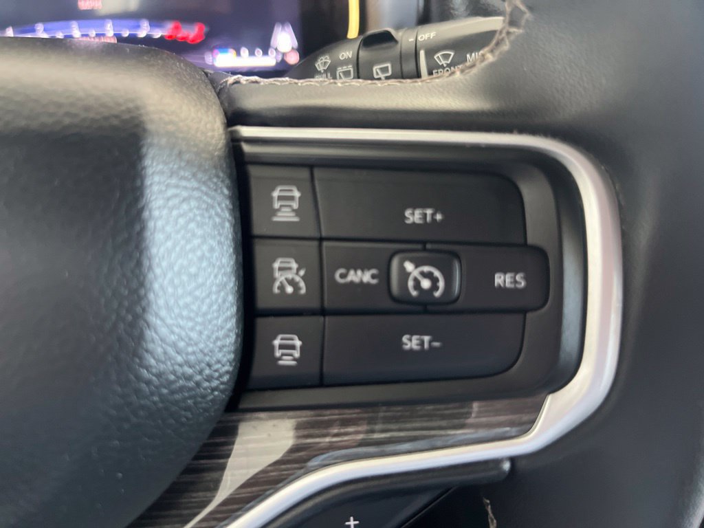 Used 2022 Jeep Wagoneer Series III AWD/4WD image 53