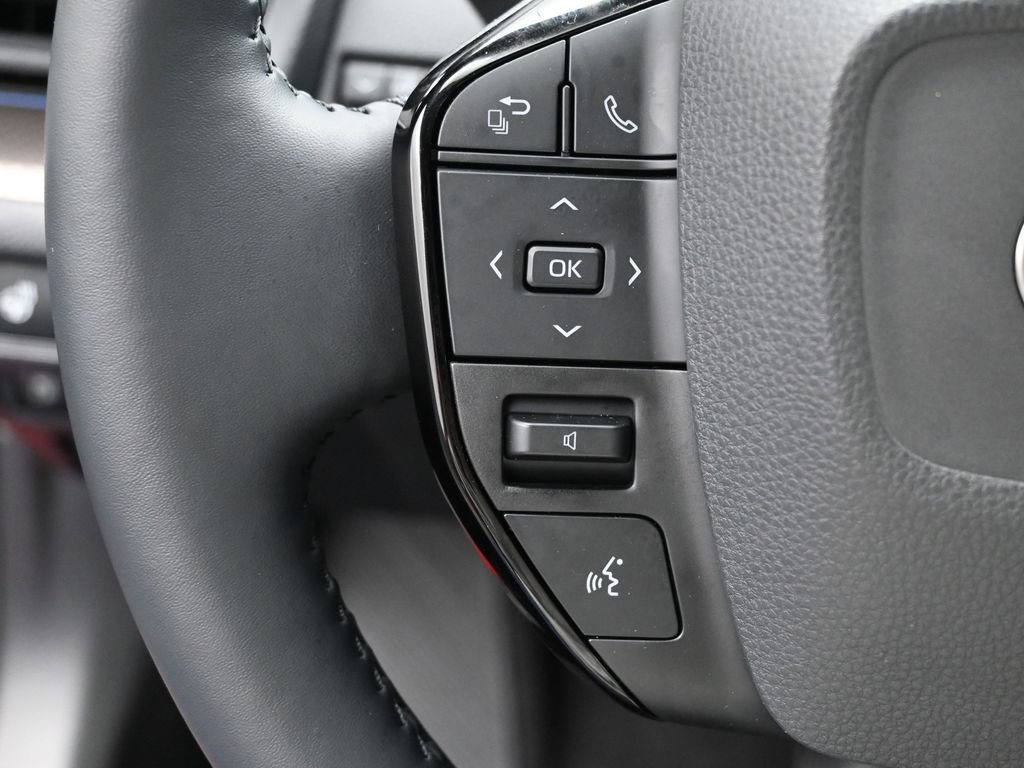 Used 2025 Toyota Prius XLE image 16