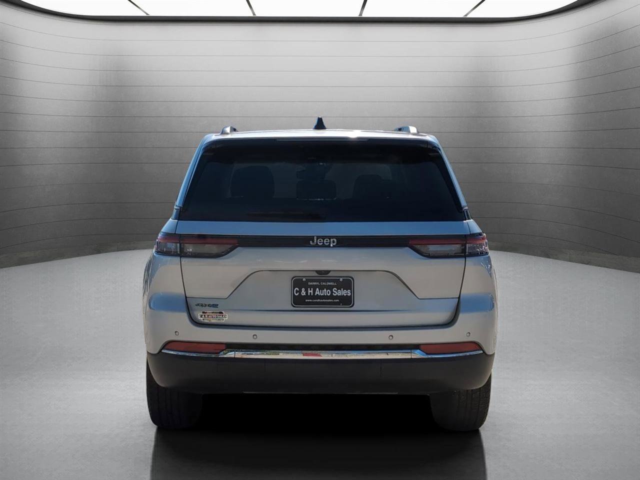 Used 2024 Jeep Grand Cherokee Limited 4xe image 8