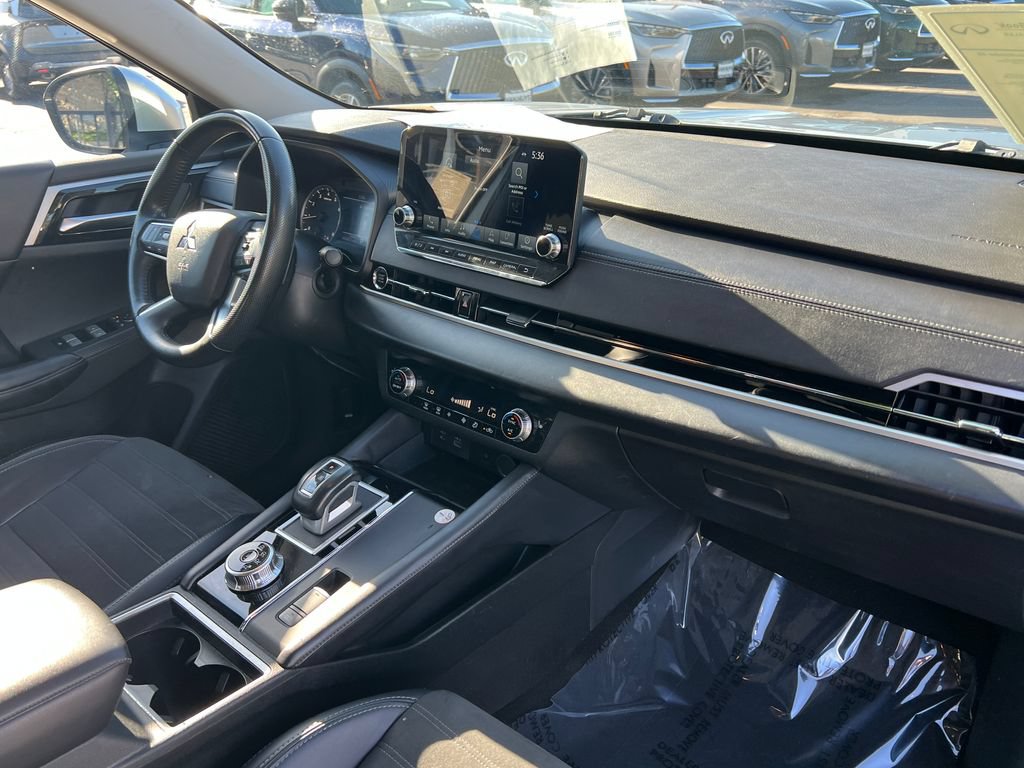 Used 2024 Mitsubishi Outlander SE FWD image 16