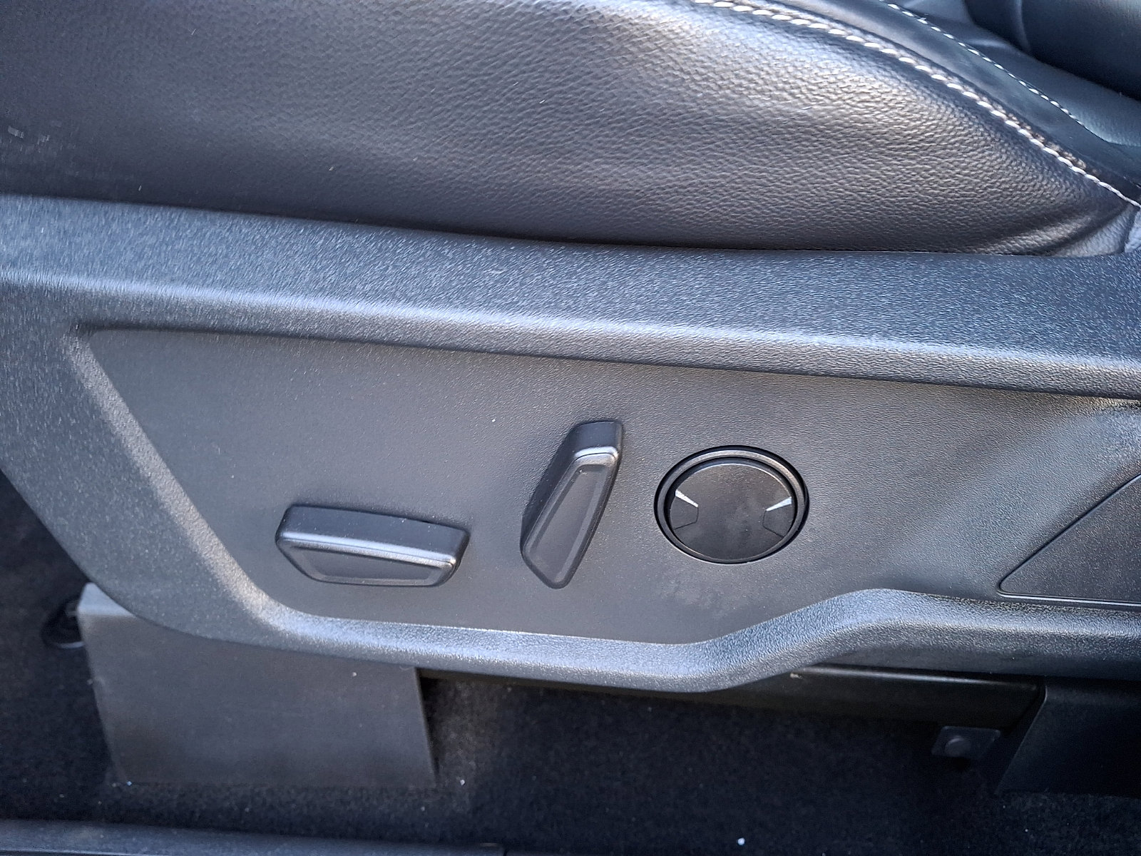 Used 2025 Ford Bronco Outer Banks image 14