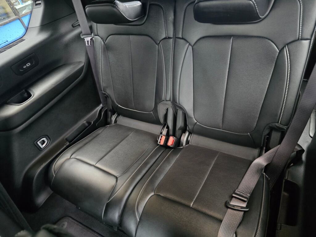 Used 2024 Jeep Grand Cherokee L Limited w/ Luxury Tech Group II image 15