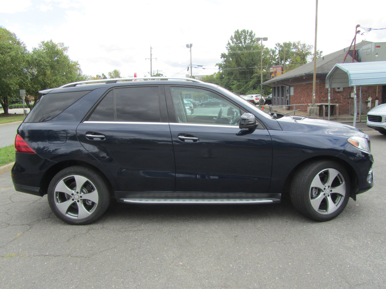 Used 2016 Mercedes-Benz GLE 350 w/ Premium Package image 11