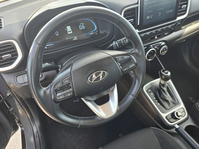Used 2025 Hyundai Venue SEL FWD image 29