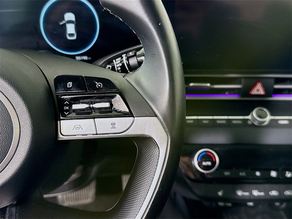 Certified 2022 Hyundai Elantra Limited w/ Cargo Package image 23