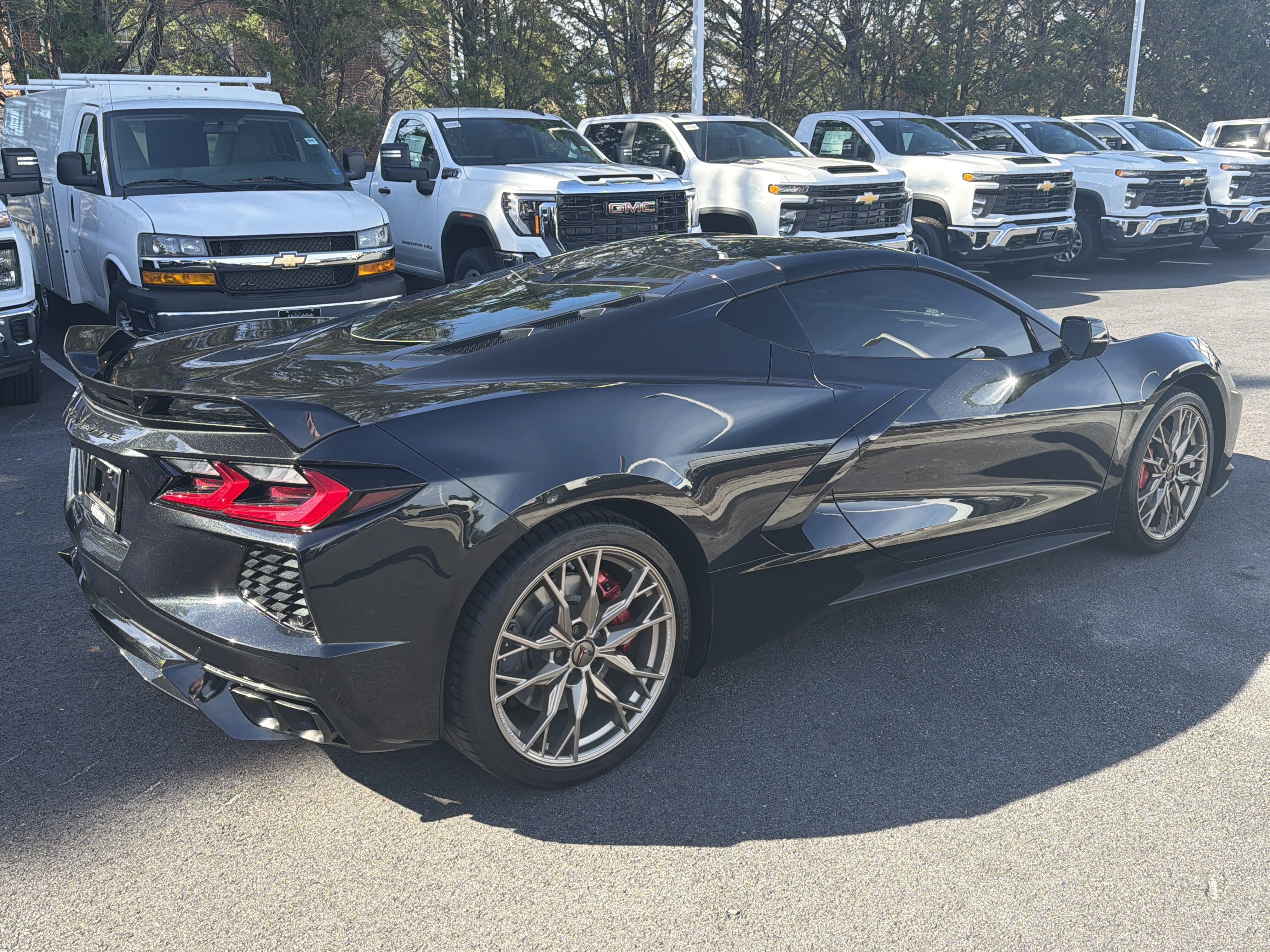 Used 2024 Chevrolet Corvette Stingray Coupe w/ Z51 Performance Package RWD image 10