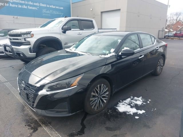 Used 2023 Nissan Altima 2.5 SV image 4