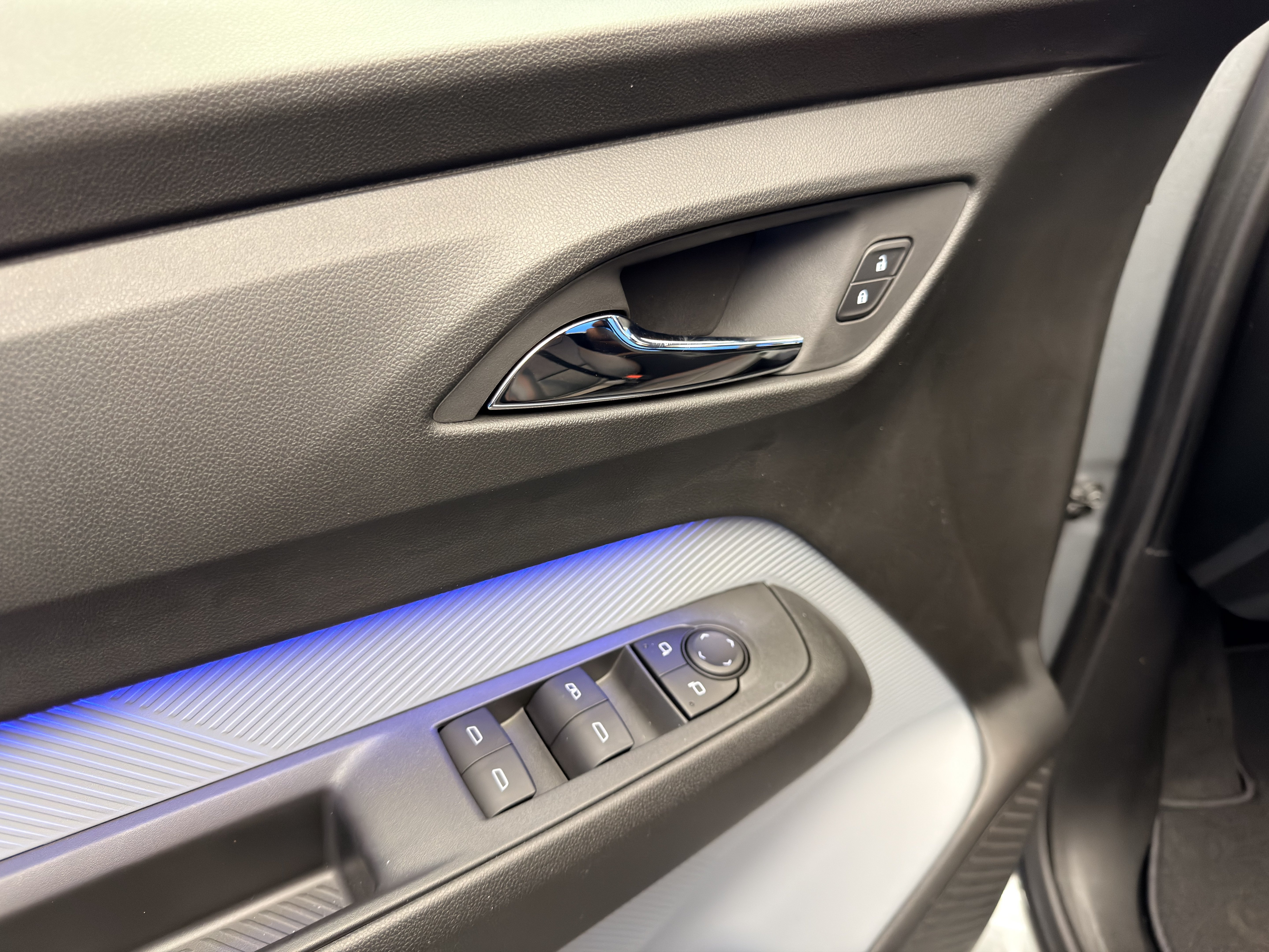 New 2027 Chevrolet Bolt RS FWD image 11