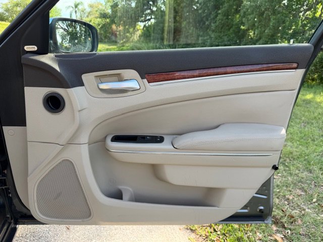 Used 2011 Chrysler 300 C w/ Sound Group RWD image 13