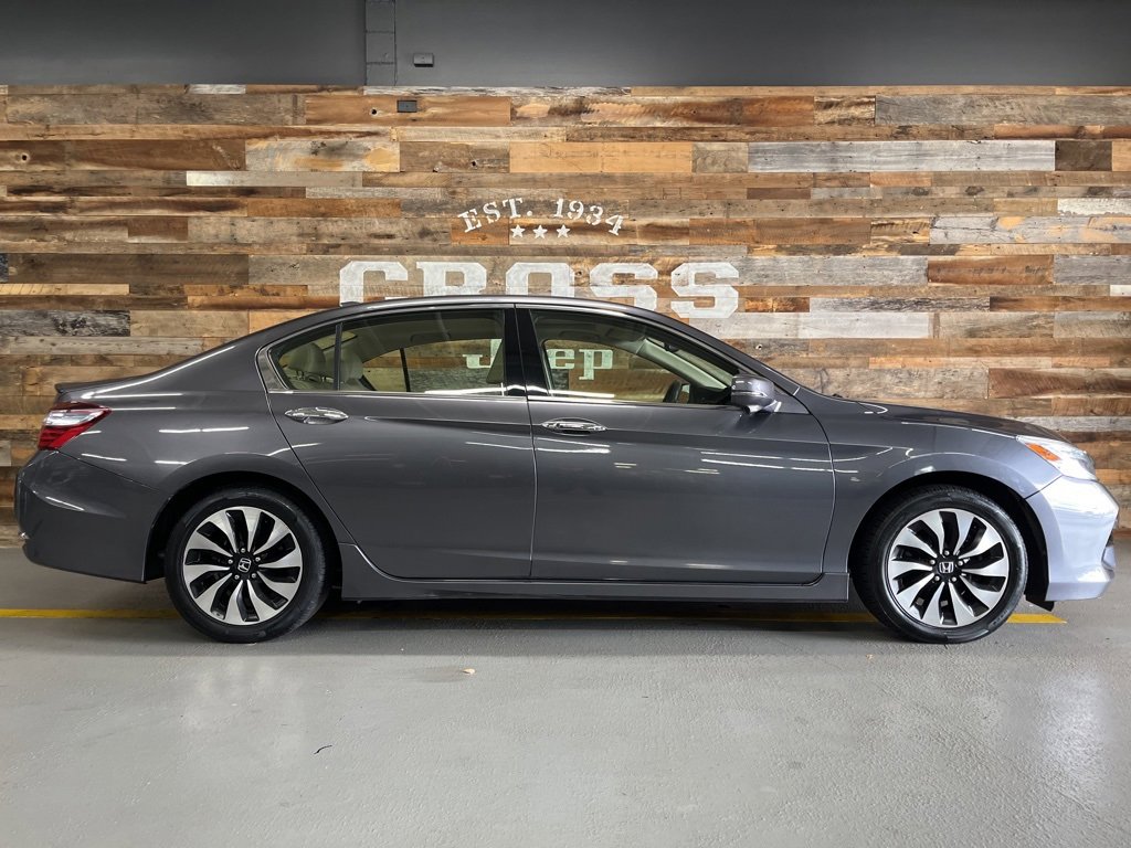 Used 2017 Honda Accord Touring image 45