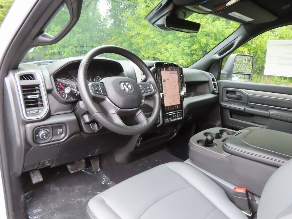 New 2026 RAM 3500 Tradesman AWD/4WD image 23