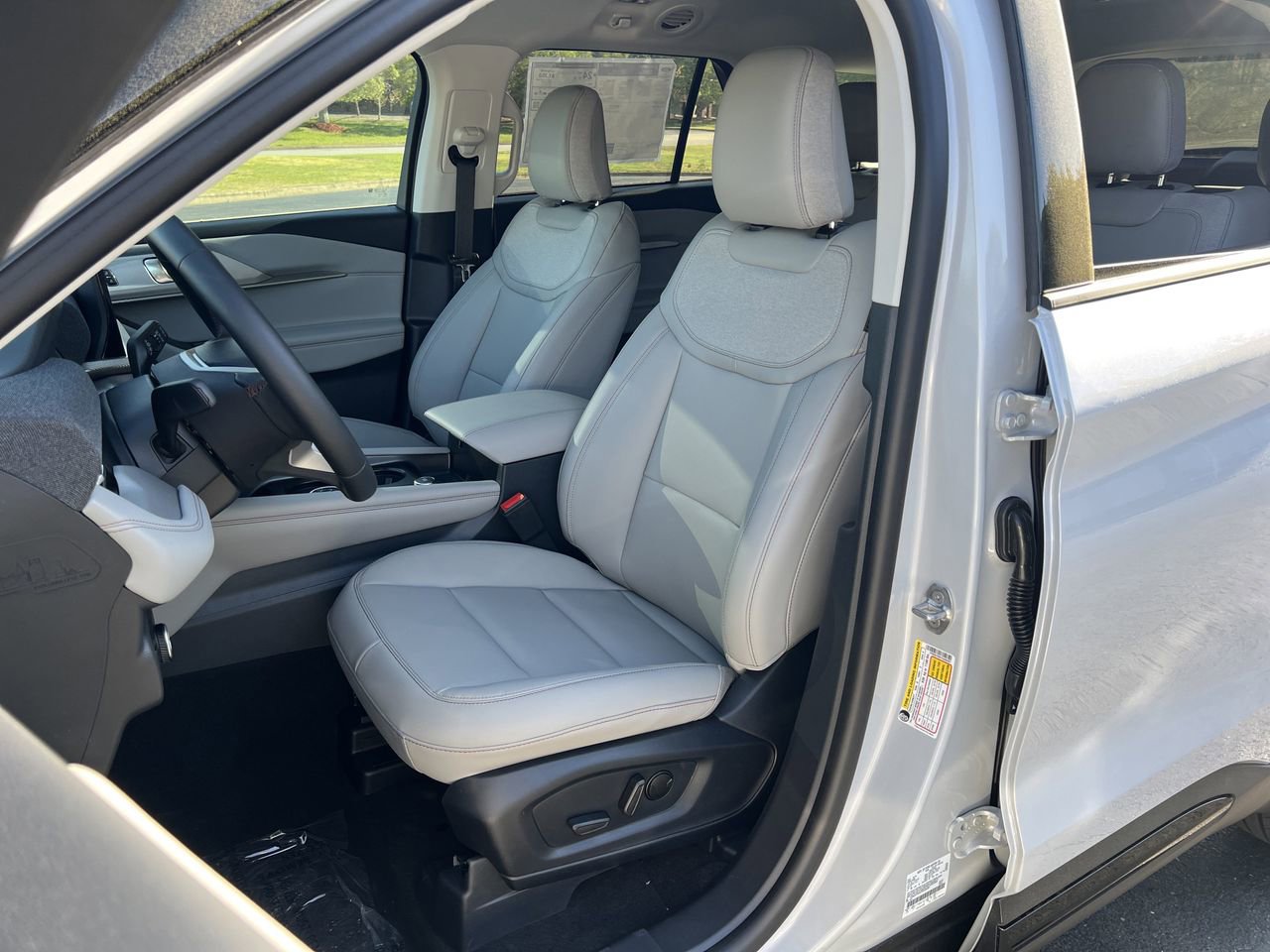 New 2026 Ford Explorer Active w/ Active Comfort Package image 16