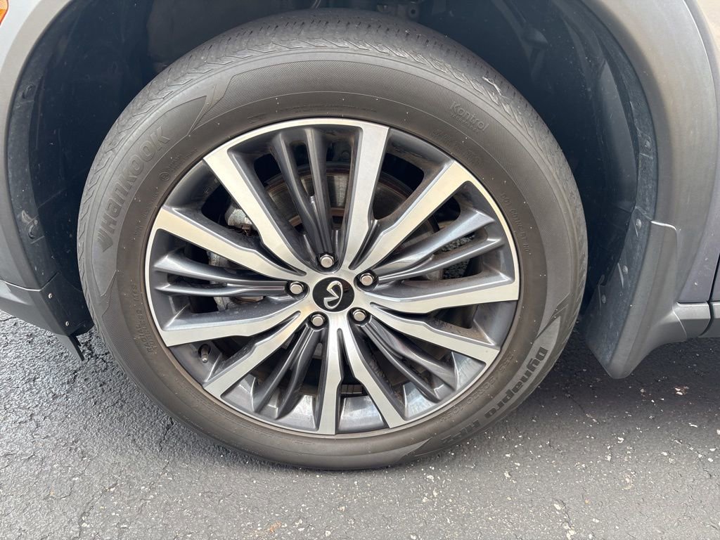 Used 2023 INFINITI QX60 Sensory w/ Cargo Package image 12