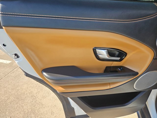 Used 2018 Land Rover Range Rover Evoque HSE Dynamic image 12