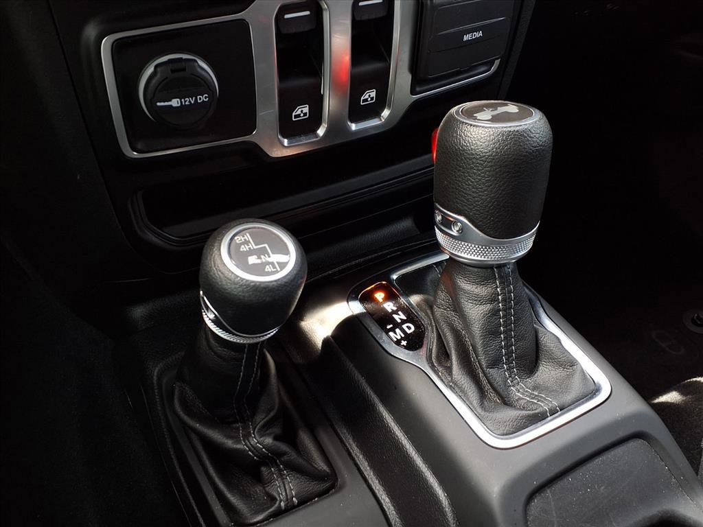 Used 2024 Jeep Wrangler Sport S image 2