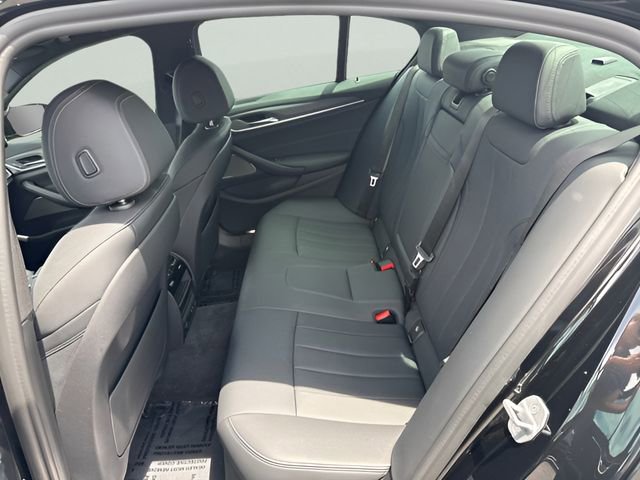 Certified 2021 BMW 530e xDrive w/ Premium Package AWD/4WD image 25