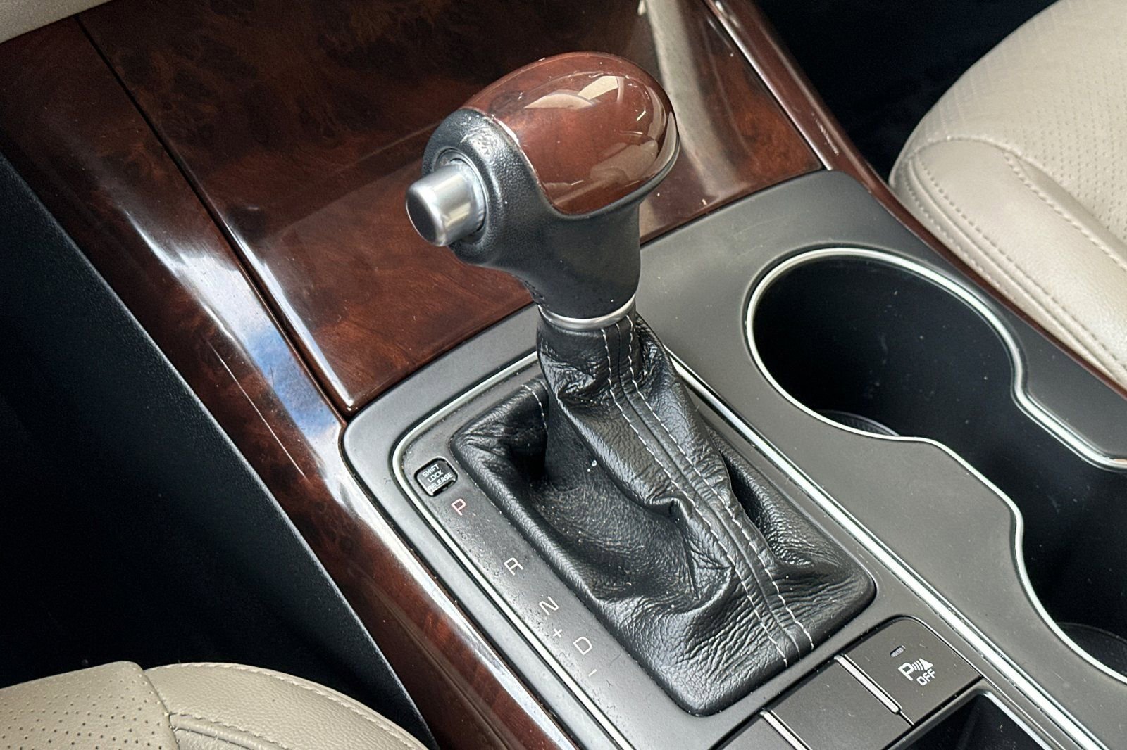 Used 2017 Kia Sorento EX w/ EX V6 Premium Package FWD image 29