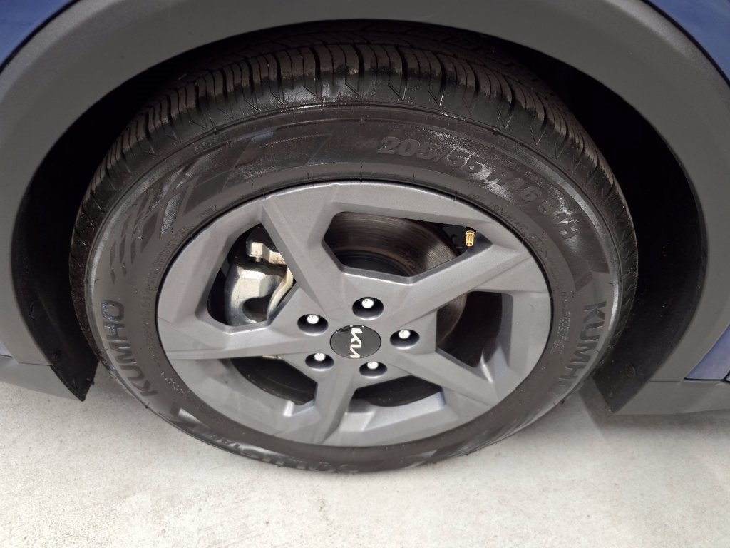Used 2025 Kia K4 FWD image 8