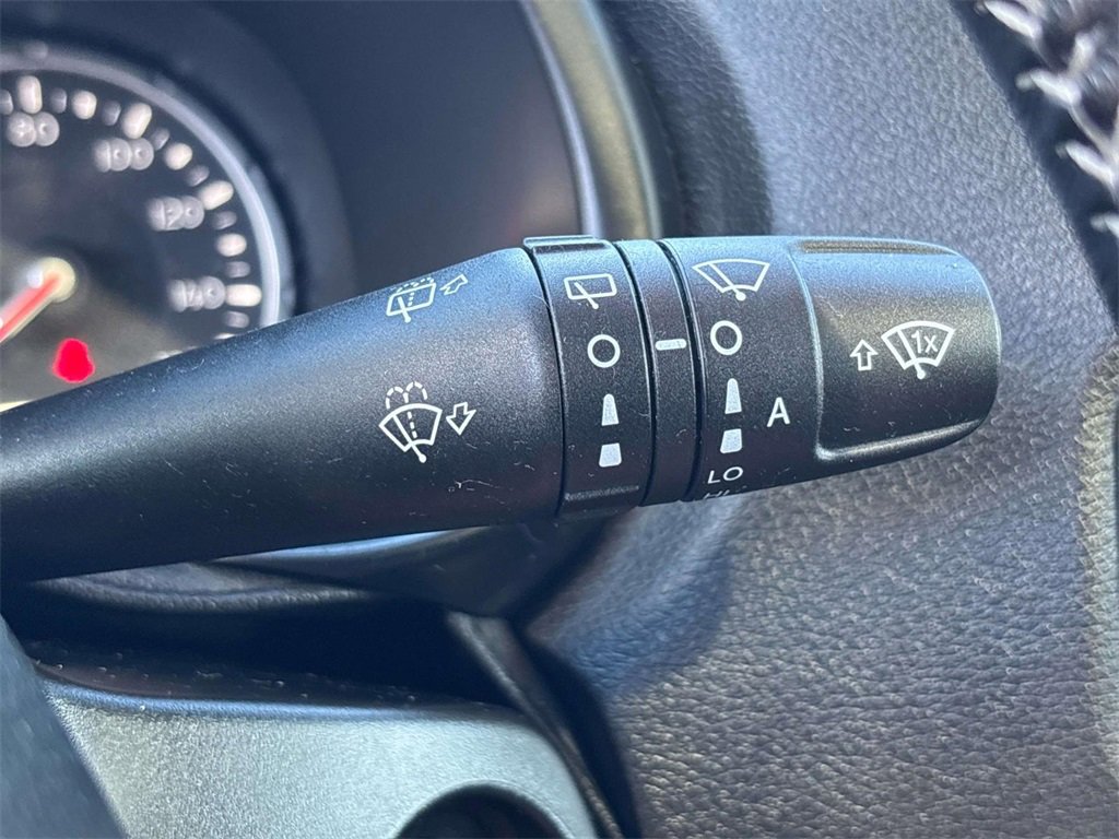 Used 2021 Jeep Renegade Latitude w/ Sun & Sound Group image 31