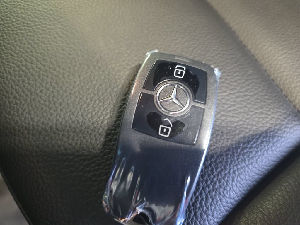 Used 2023 Mercedes-Benz Sprinter 2500 image 38