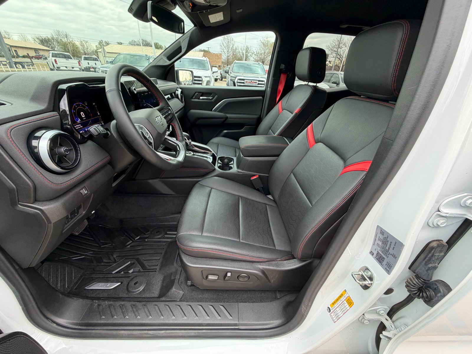 Used 2023 Chevrolet Colorado Z71 w/ Z71 Convenience Package 2 AWD/4WD image 6