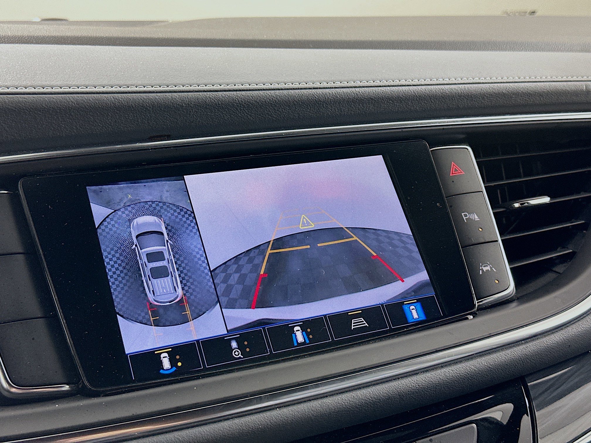 Used 2024 Buick Enclave Premium image 23