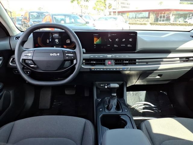 Used 2025 Kia K4 LXS image 8
