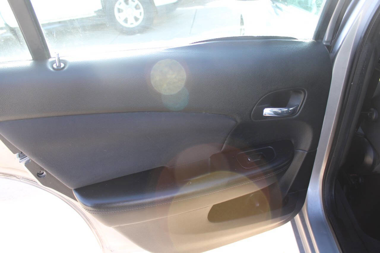 Used 2013 Chrysler 200 Touring w/ S Exterior Appearance Pkg image 15