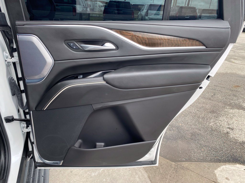 Used 2024 Cadillac Escalade Sport Platinum w/ LPO, ONYX Package AWD/4WD image 19