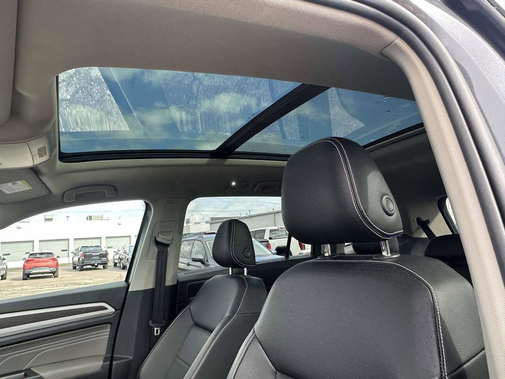 Certified 2023 Volkswagen Atlas SE w/ Panoramic Sunroof Package image 21