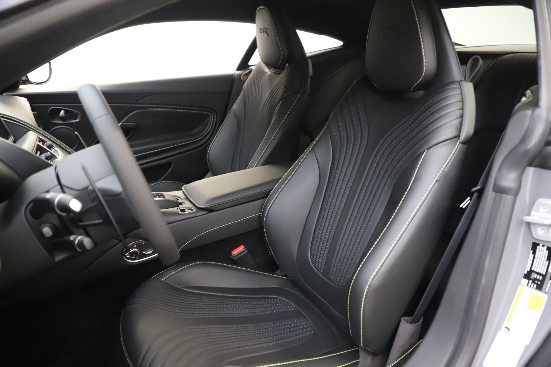 Used 2020 Aston Martin DB11 AMR RWD image 17