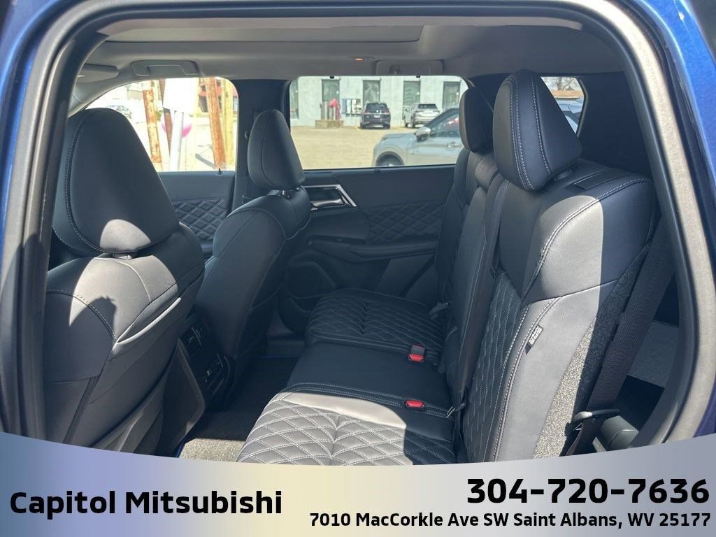 New 2025 Mitsubishi Outlander SEL image 27