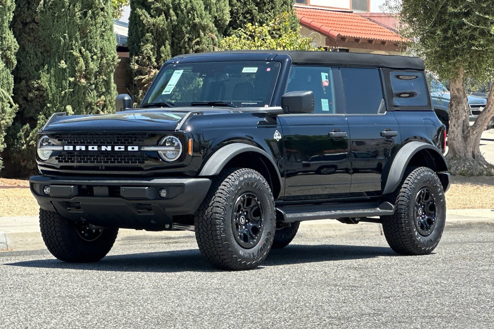 New 2026 Ford Bronco Outer Banks w/ Sasquatch Package AWD/4WD image 8