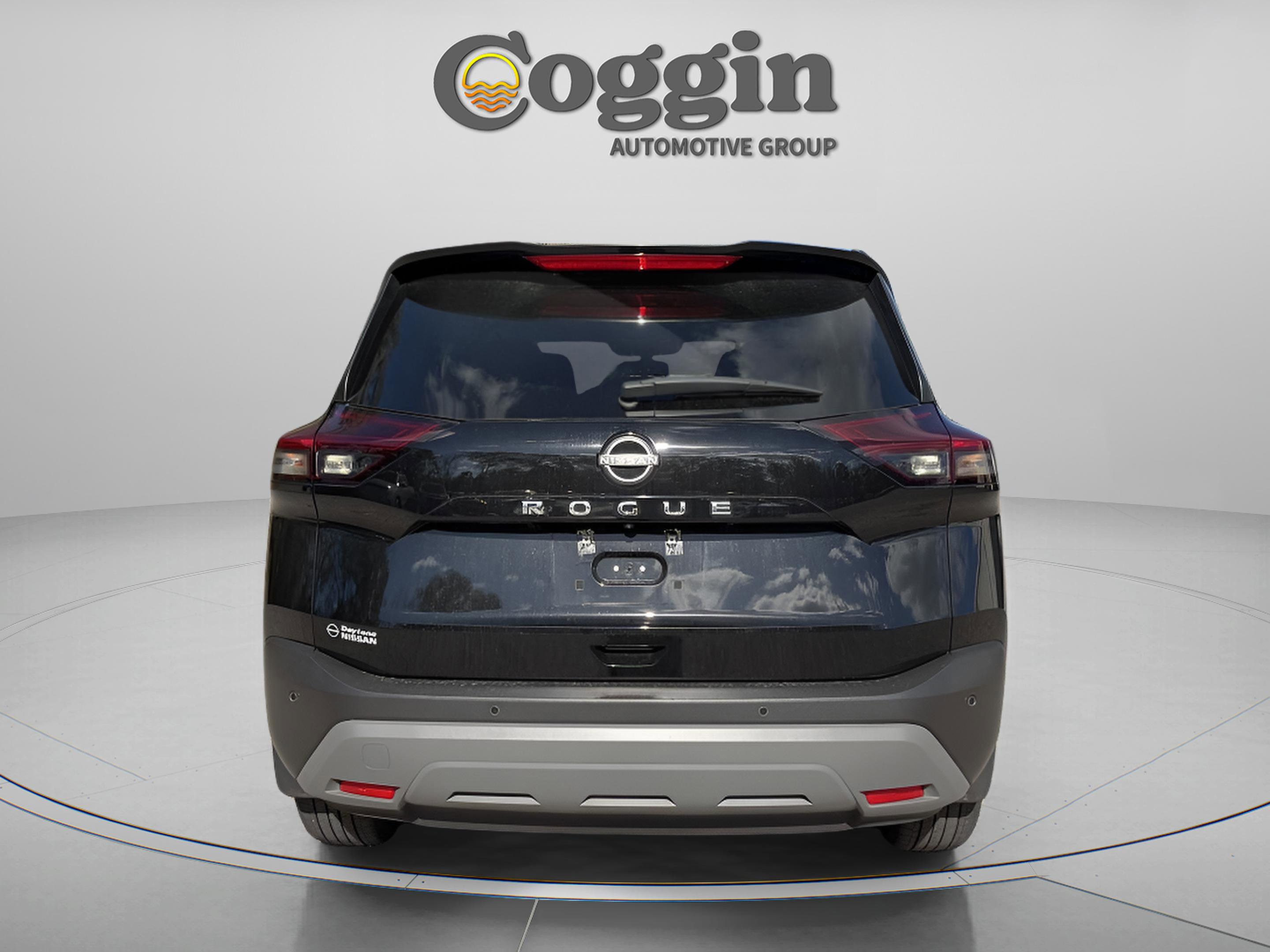 Used 2023 Nissan Rogue S image 4