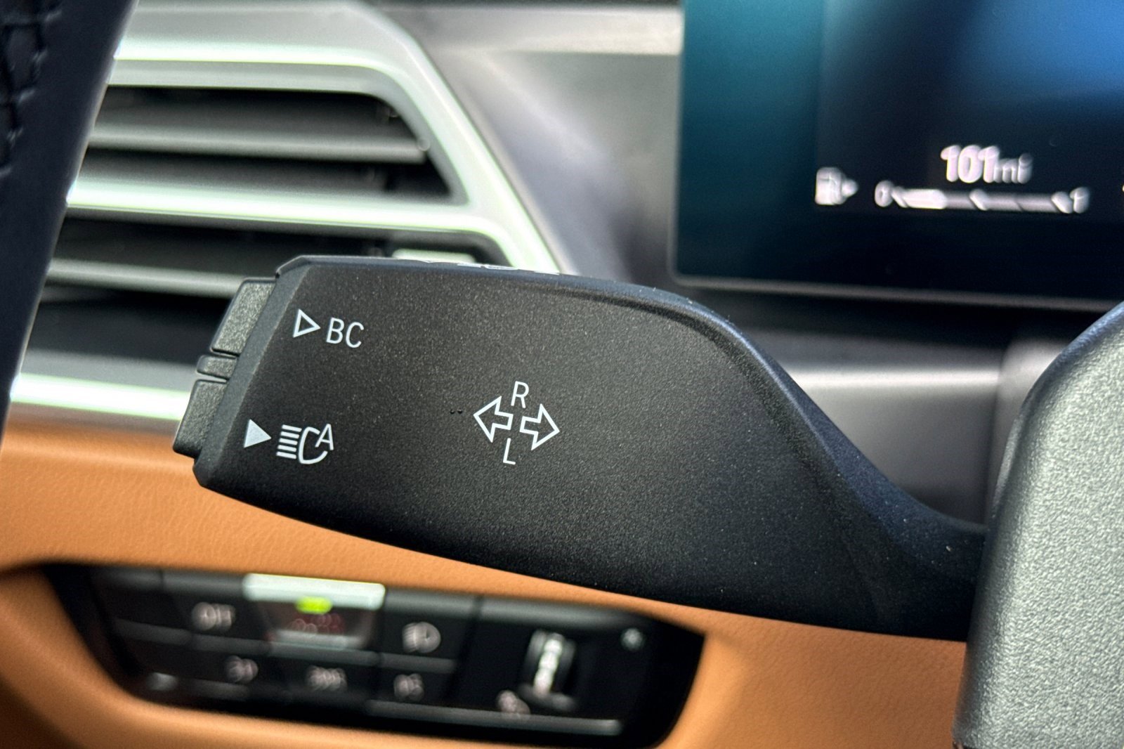 Used 2025 BMW 430i Coupe w/ Convenience Package image 30