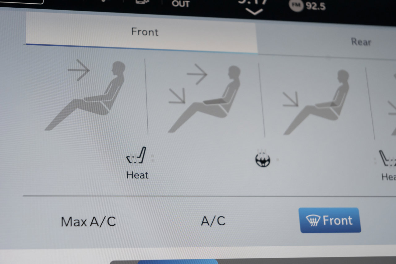 Used 2024 Chrysler Pacifica Touring-L image 31