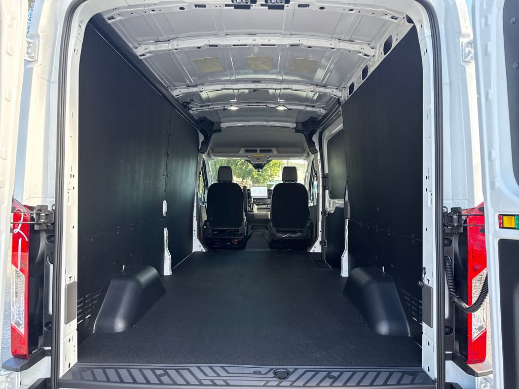 New 2026 Ford Transit 250 148 Medium Roof w/ Load Area Protection Package image 20