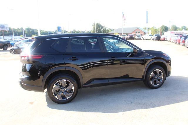 Used 2025 Nissan Rogue SV FWD image 9