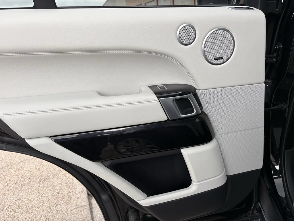 Used 2015 Land Rover Range Rover HSE AWD/4WD image 24