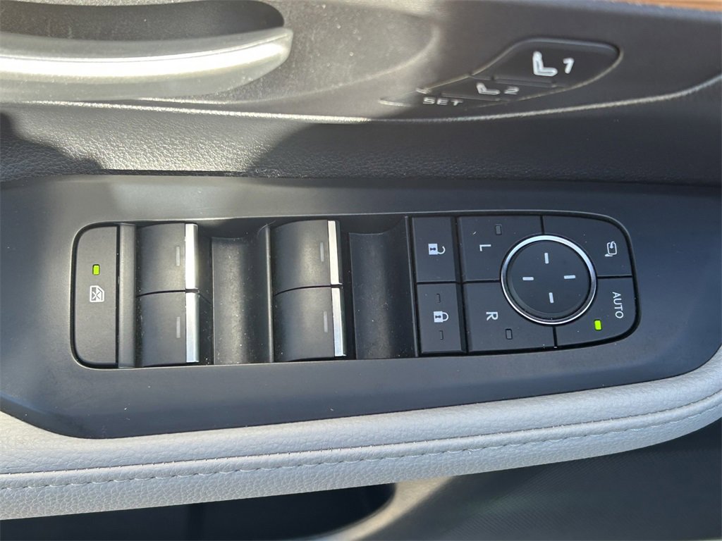 Used 2024 Toyota Grand Highlander Limited image 23