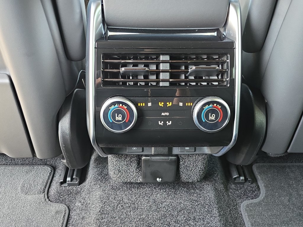 New 2026 Land Rover Range Rover SE AWD/4WD image 13